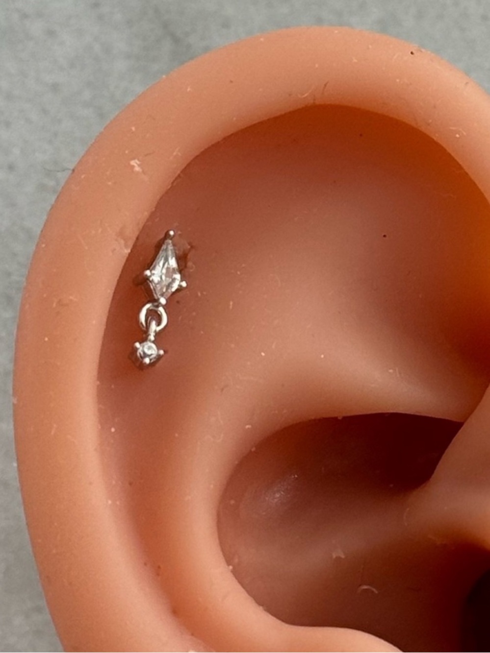 Sterling Silver Tear Drop Crystal Dangle Cartilage Earring 

Brand New